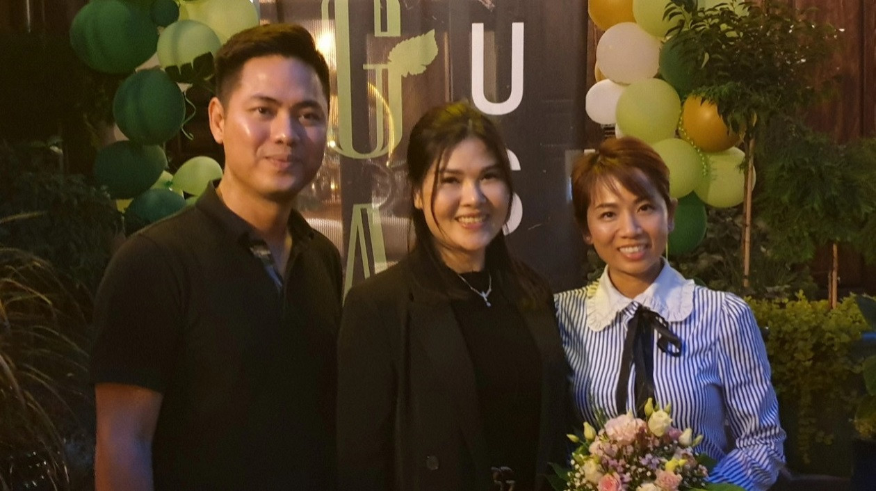 Vegan House Dresden: Geschäftsführer Vu Le Khanh mit Pham Chi PR und Partnerin Trang Do (von links).