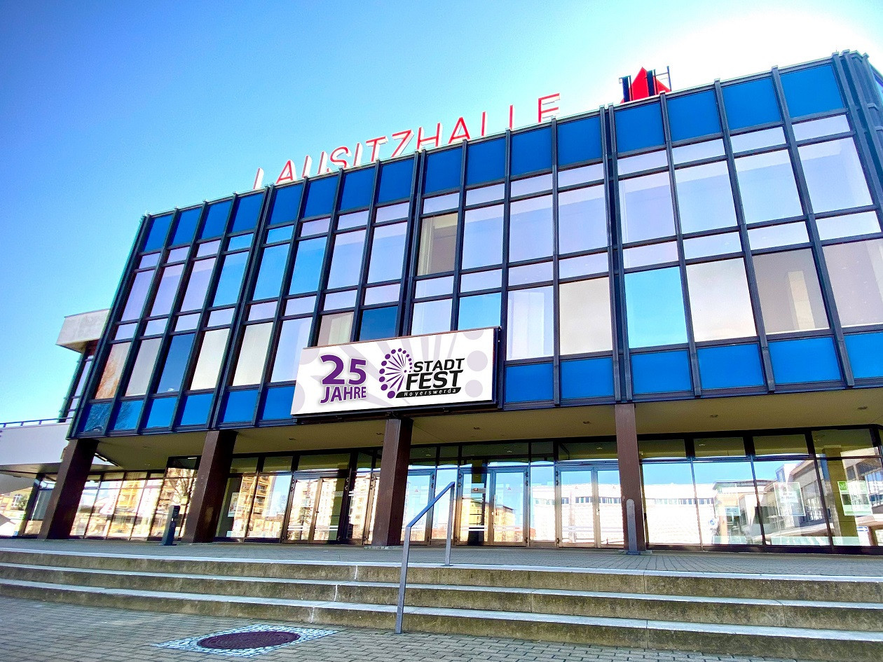 Die Lausitzhalle in Hoyerswerda ist eines der größten Kulturhäuser der Lausitz. Auch hier wartet man auf den Neustart.