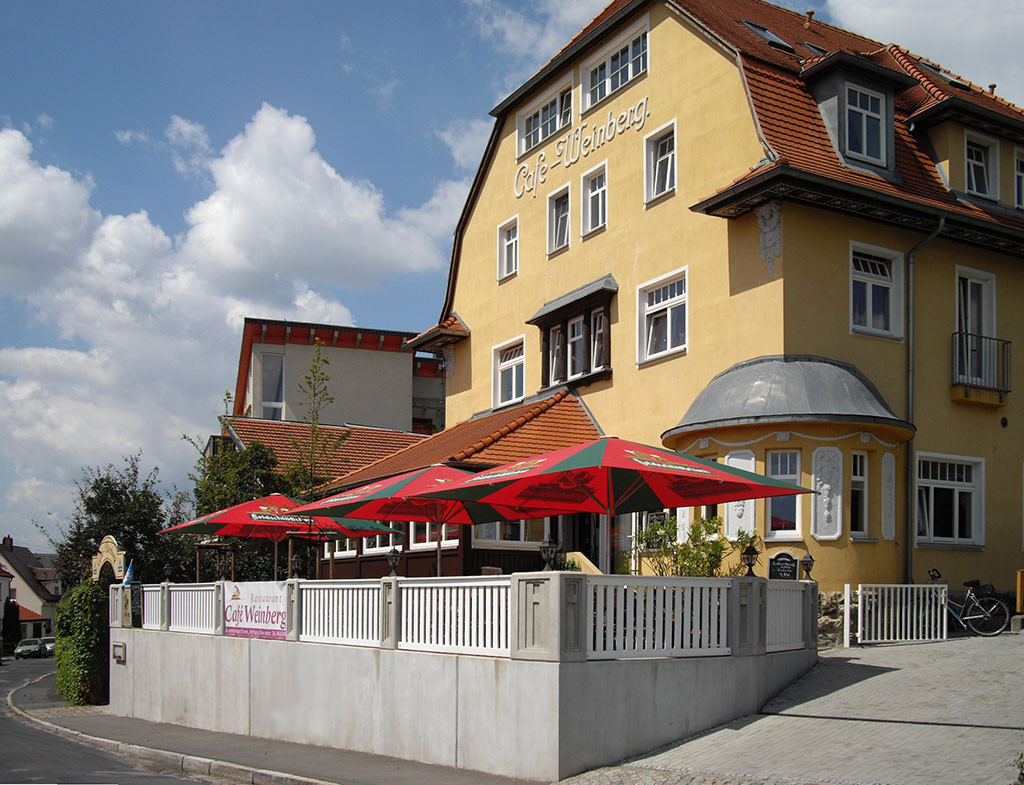 Vom Café Weinberg bietet sich eine herrliche Aussicht aufs Elbtal.