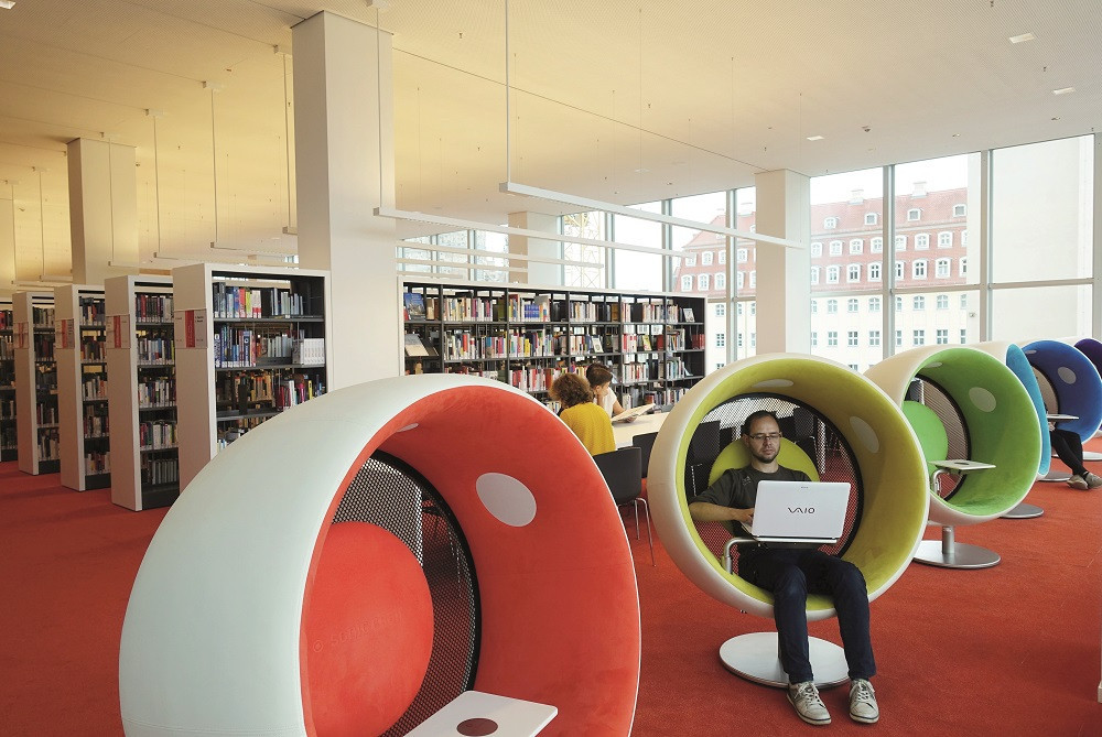 Kunterbunte Medienvielfalt in den Städtischen Bibliotheken Dresden