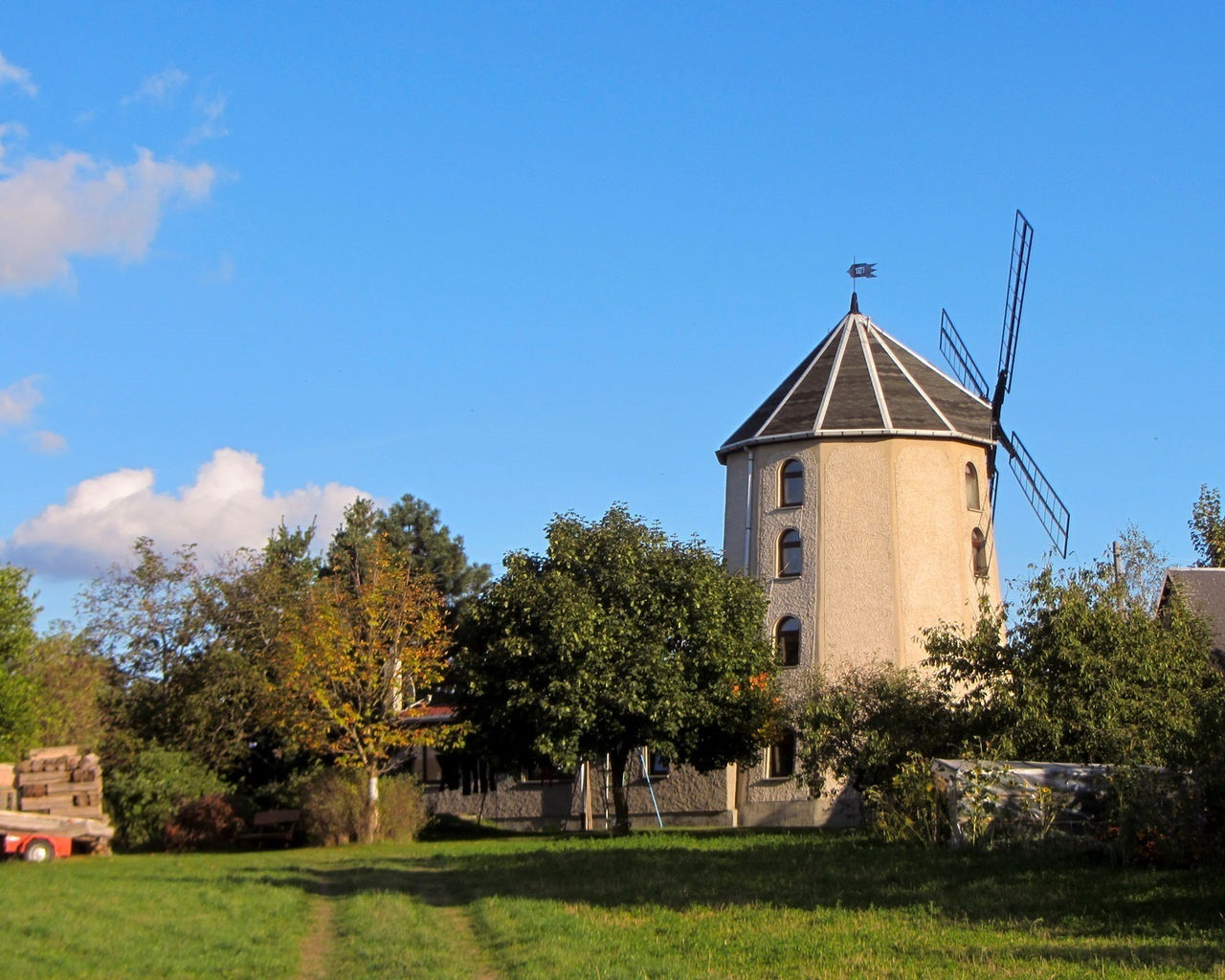 Die Windmühle bei Zottewitz wird heute privat als Wohnhaus genutzt. Teile der Technik sind ausgebaut und noch zu besichtigen.